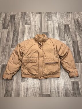 SIZE LARGE ST. JOHN BAYS BUTTON DOWN ROLL COLLAR PUFFER JACKET